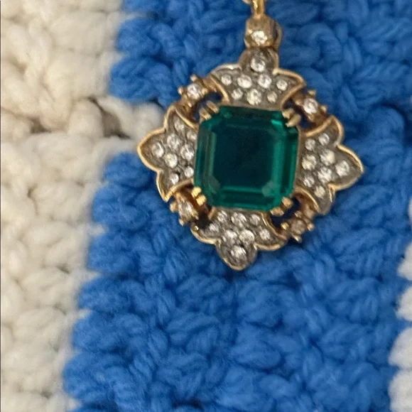 Kenneth Jay Lane Gold and Emerald Green Drop Earrings St Patrick's Day Bling - Picture 15 of 16